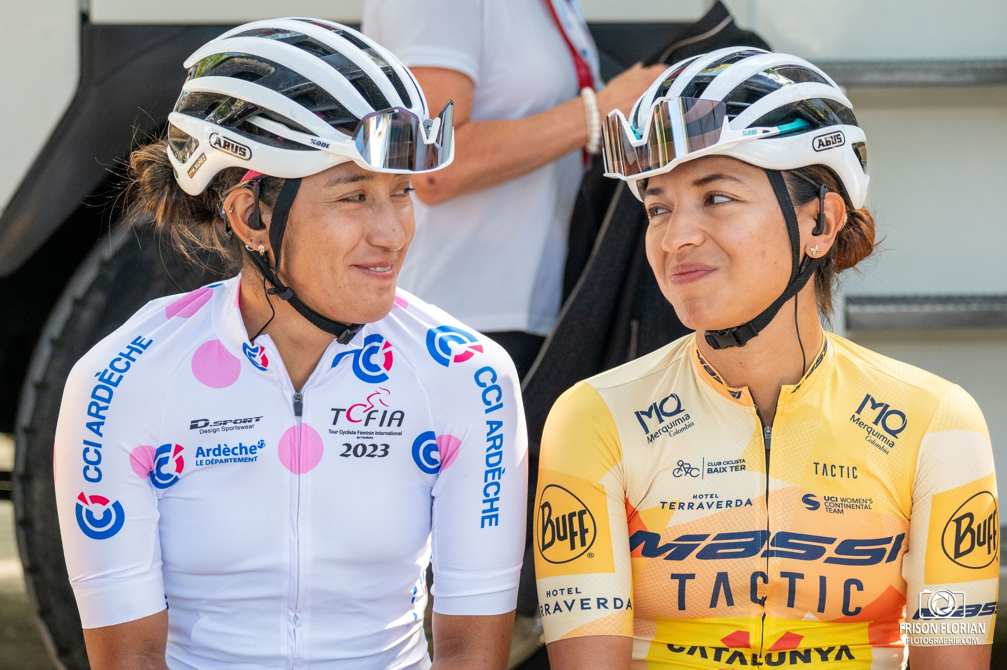 Jennifer Ducuara de l'équipe Massi Tactic au Tour Cycliste International Féminin de l'Ardèche 2023