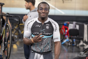 Timmy Gillion durant les Championnats de France 2024 sur le Vélodrome National de Saint Quentin en Yvelines, futur site des Jeux Olympiques de 2024 de Paris