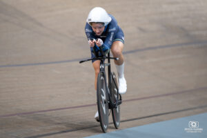 Poursuite Individuelle durant les Championnats de France 2024 sur le Vélodrome National de Saint Quentin en Yvelines, futur site des Jeux Olympiques de 2024 de Paris