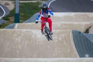Séance photo avec Mathilde Doudoux, championne française de BMX Race sur la Piste de BMX de la ville de Sarrians dans le Vaucluse - Janvier 2024