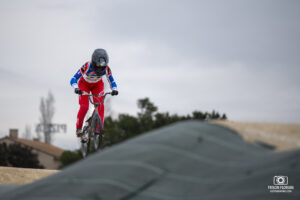 Séance photo avec Mathilde Doudoux, championne française de BMX Race sur la Piste de BMX de la ville de Sarrians dans le Vaucluse - Janvier 2024