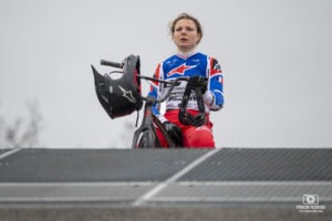 Séance photo avec Mathilde Doudoux, championne française de BMX Race sur la Piste de BMX de la ville de Sarrians dans le Vaucluse - Janvier 2024