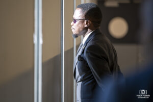 Ababu Namwamba Ministre des Sports au Kenya lors de sa visite sur Miramas en Février 2024.