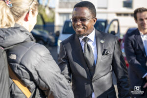 Ababu Namwamba Ministre des Sports au Kenya lors de sa visite sur Miramas en Février 2024.