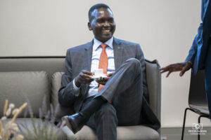 Paul Tergat, président du CNO lors de sa visite sur Miramas en Février 2024.