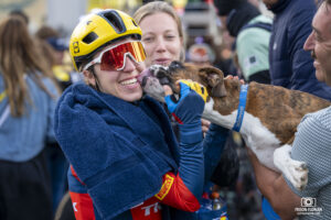 La néerlandaise VAN ANROOIJ Shirin, lors de la dernière étape du Tour de France Femmes 2024 à l'Alpes d'Huez.