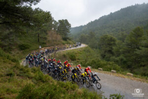 Sur les Routes du Val d'Enfer près des Baux de Provence, lors du Paris-Nice 2025