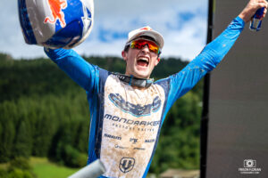 DUNNE Ronan à la Coupe du Monde de VTT aux Gets - DH - 2025