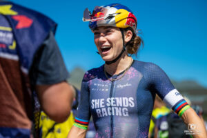 COURTNEY Kate à la Coupe du Monde de VTT aux Gets - XC - 2025