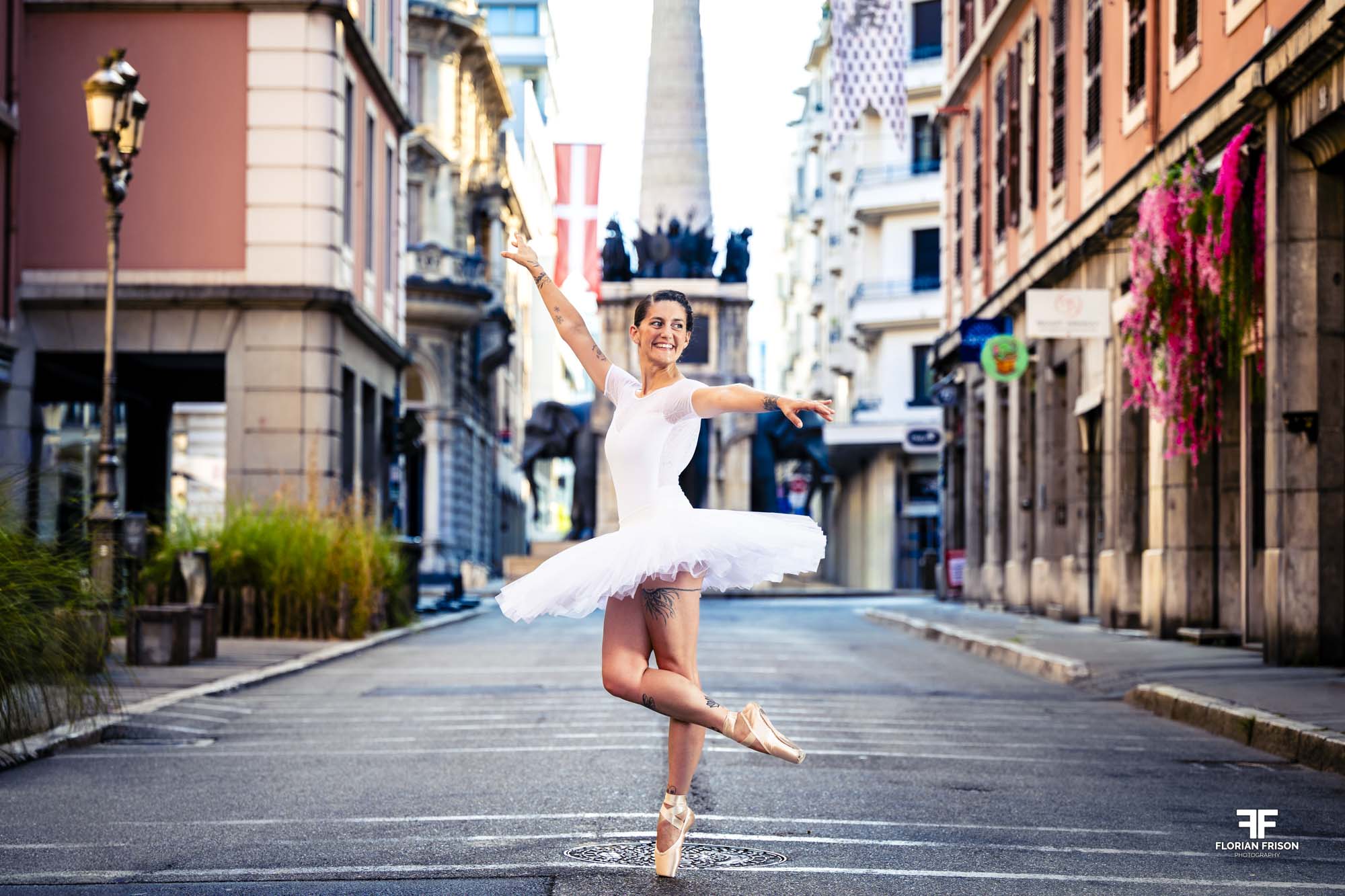 PortraitFlotographie-3655 Shooting danseuse de ballet dans les rues de Chambéry