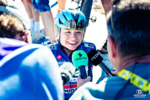 Reportage sport lors du Tour de France Femmes 2026 avec l'équipe Ma Petite Entreprise.