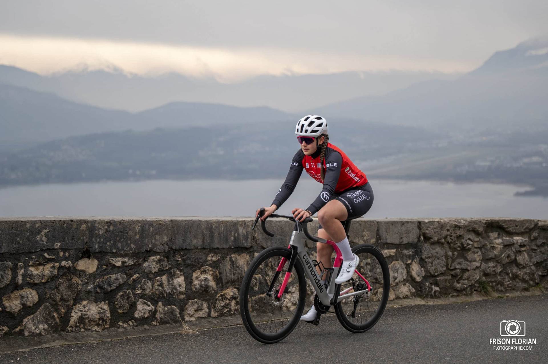 Séance photo pour le nouveau vélo Cannondale de la DN féminine du Chambéry Cyclisme Compétition.