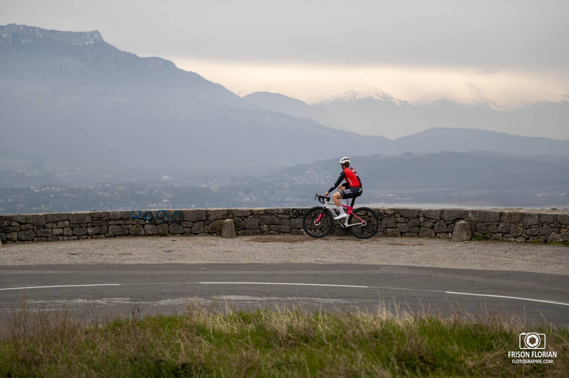 Séance photo pour le nouveau vélo Cannondale de la DN féminine du Chambéry Cyclisme Compétition.